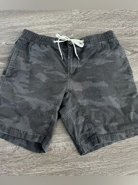 VUORI Men's  RIPSTOP DRAWSTRING ELASTIC WAIST CHARCOAL CAMO Shorts